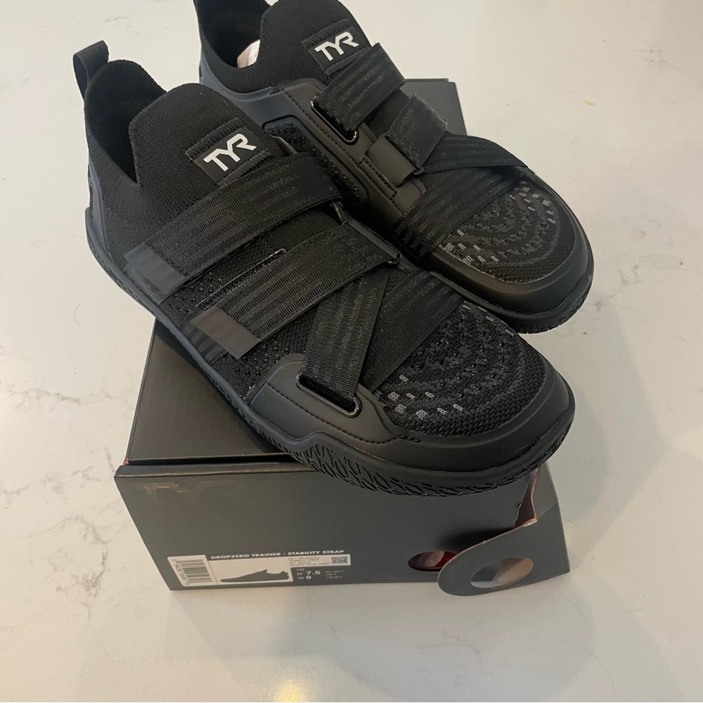 TYR Dropzero Trainers - new in box